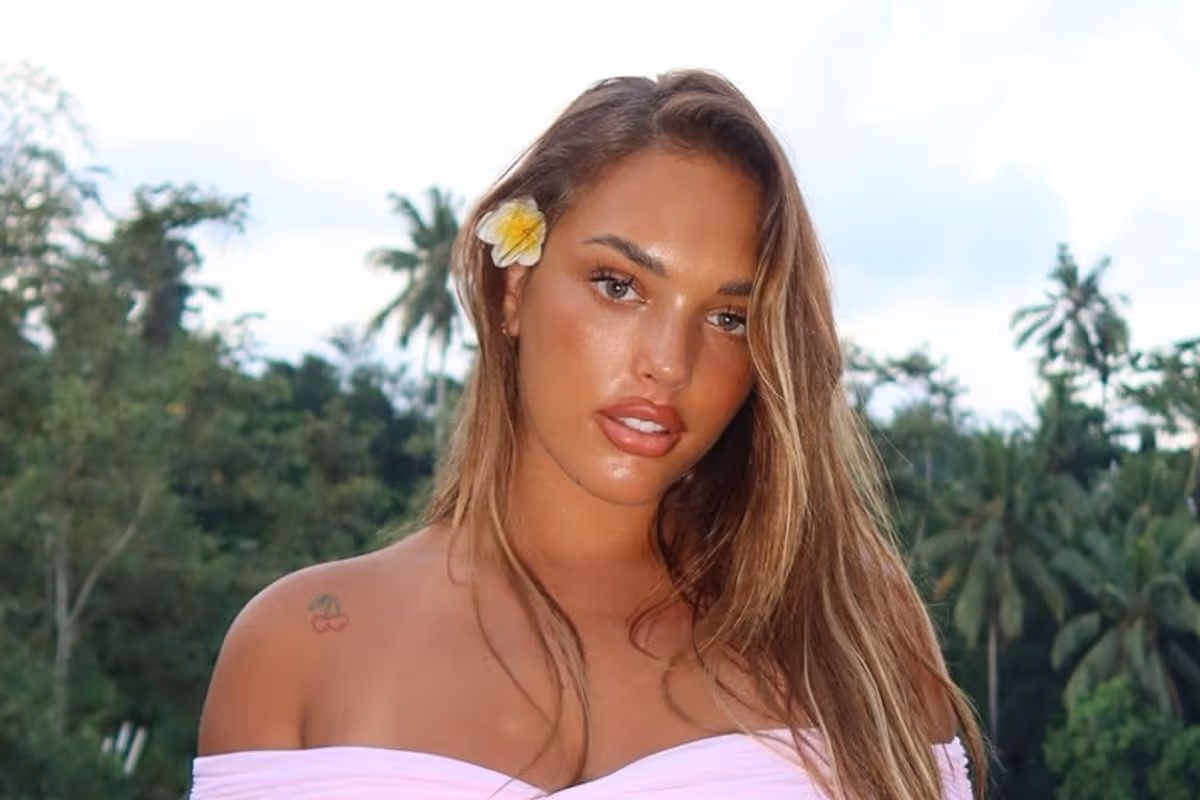 Alanna Pow photo placeholder - Modeling work